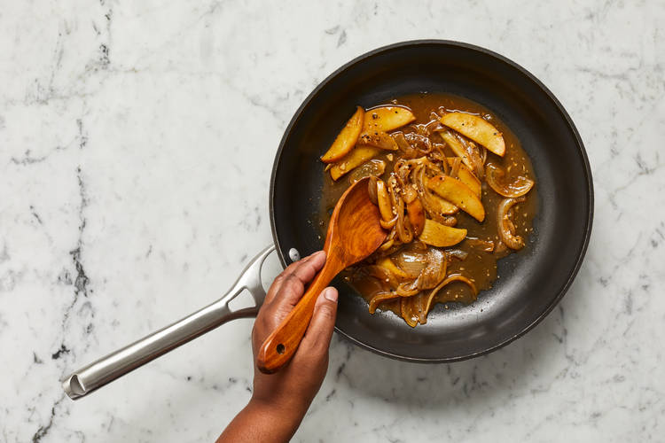 MAKE APPLE & ONION SAUCE