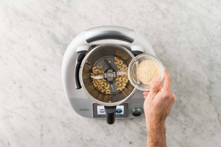 Für die Cashew-Hefe-Topping