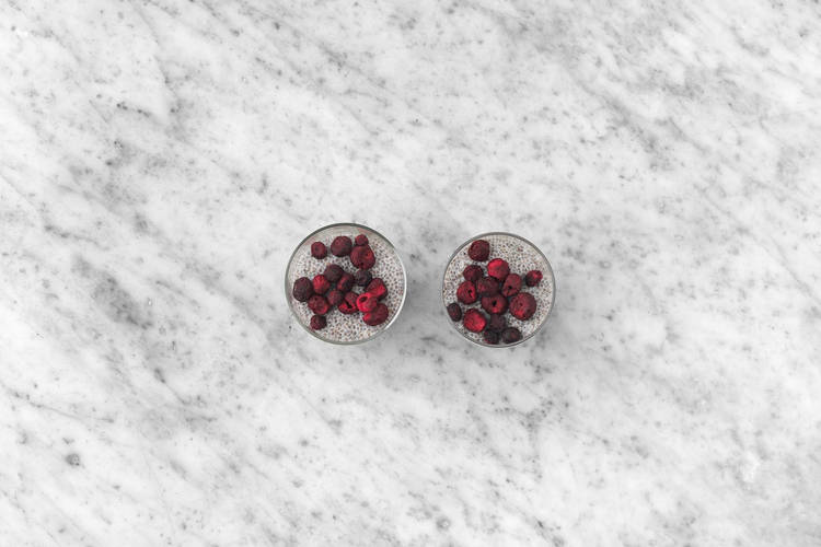 Server blåbær-chiagrød