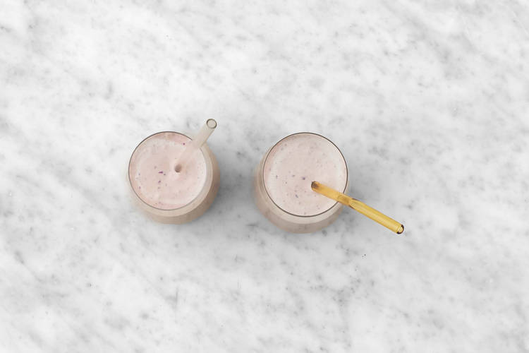 Mixa smoothie och servera