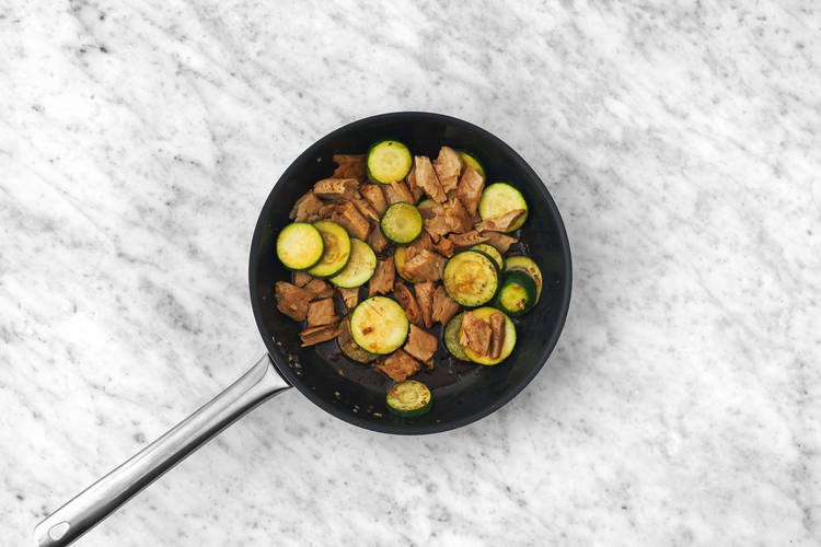 Aggiungere i bocconcini vegetali