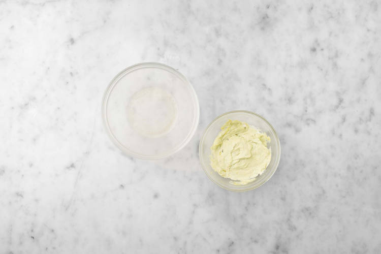 Préparer la mayo à la lime et la vinaigrette