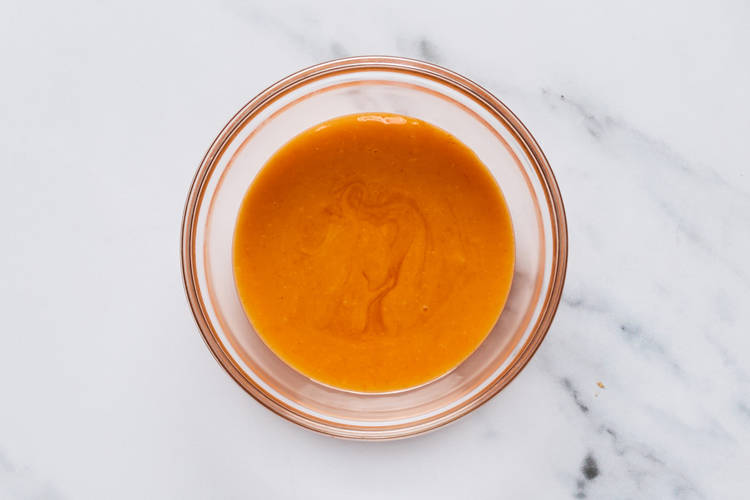 Mix Sriracha Honey Sauce
