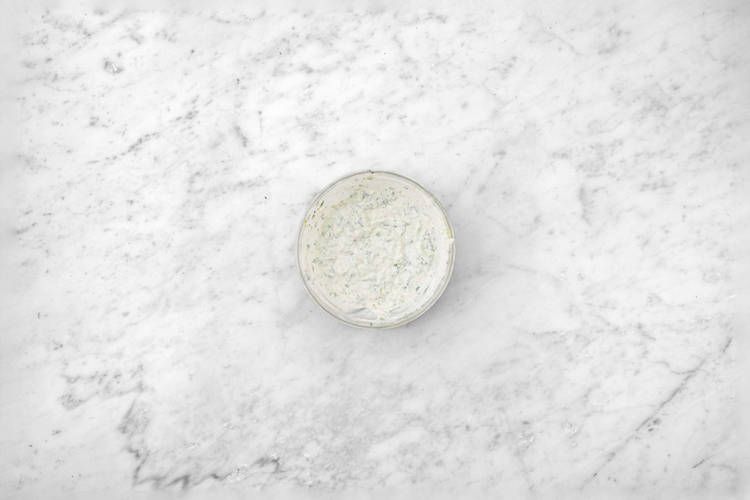 Blanda tzatziki och sallad