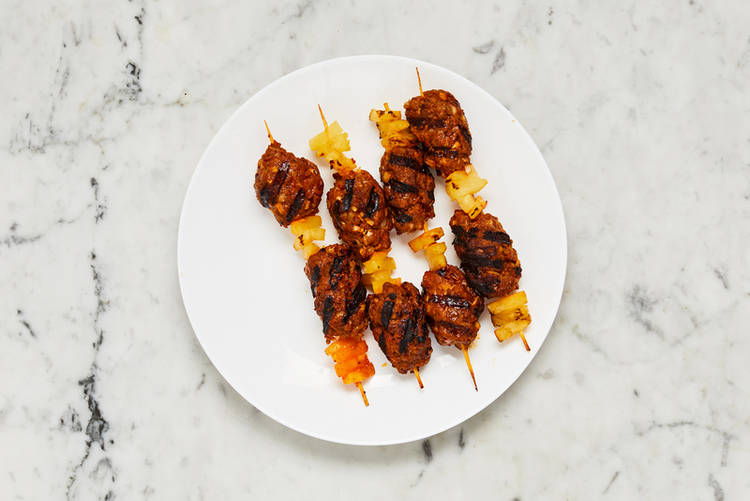 Grill turkey skewers