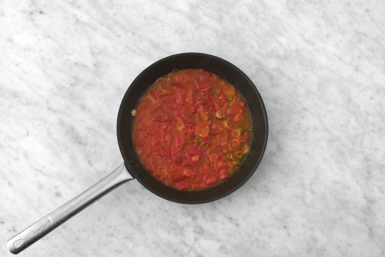 Unire peperoncino e pomodoro