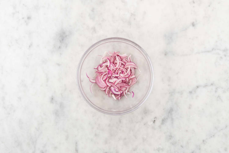 Faire les pickles d'oignon