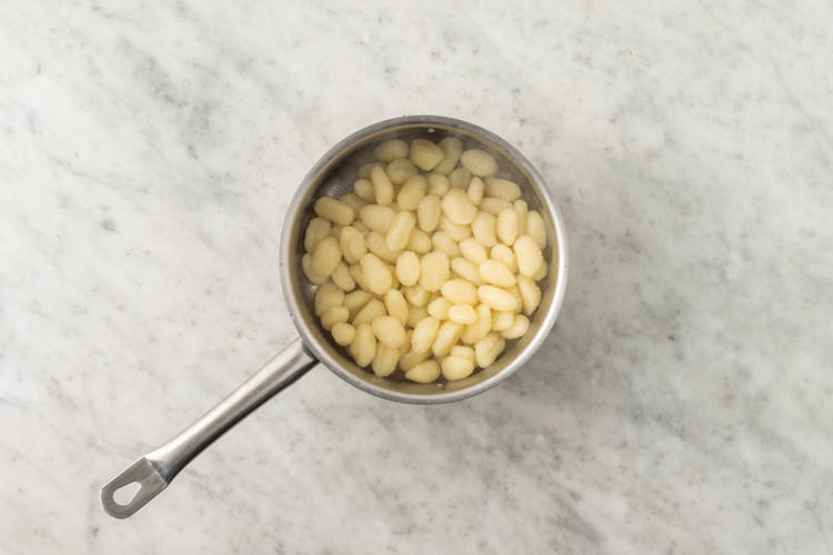 Cook the gnocchi