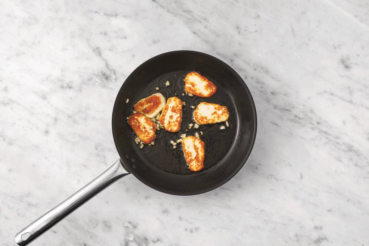 Cook the halloumi