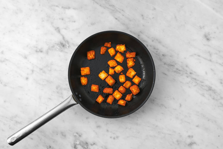 Cook the halloumi