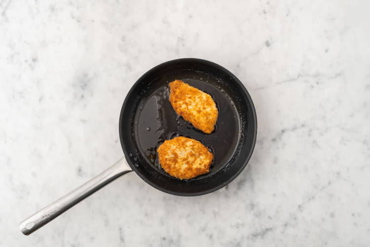 Cook the halloumi