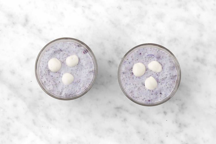 Forbered blåbærchiagrød