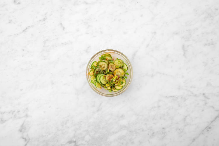 Für den Gurkensalat