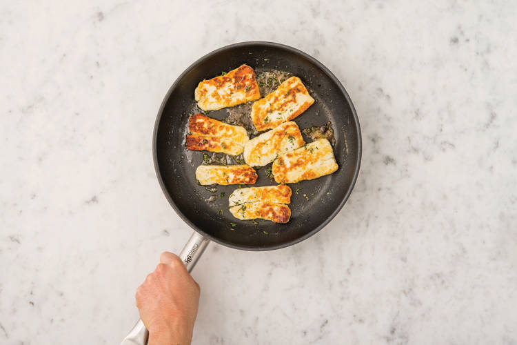 Cook the halloumi