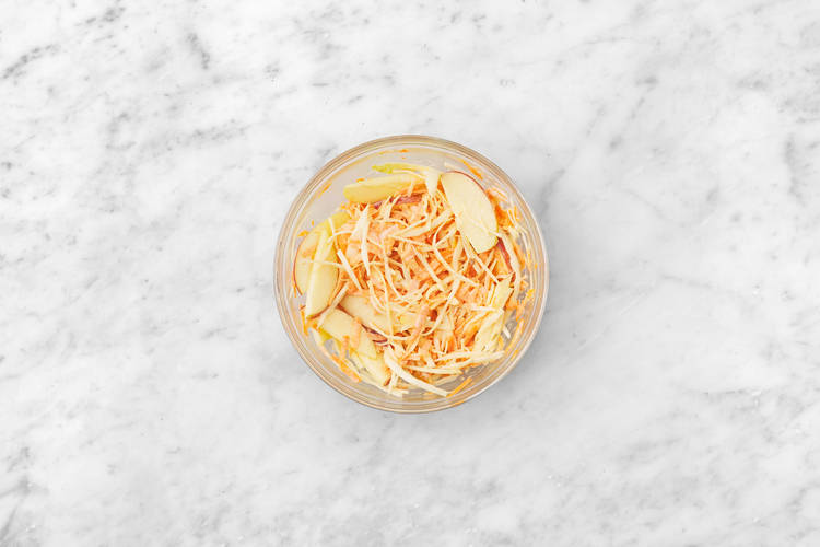 Preparare la coleslaw