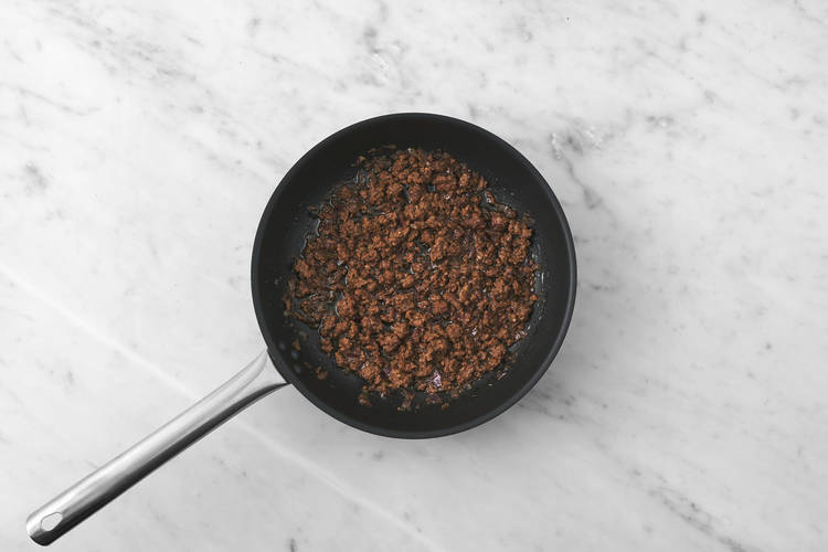 Preparare carne e spinaci