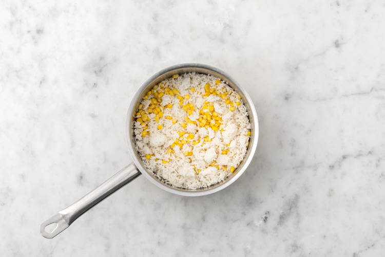 Cook the corn rice