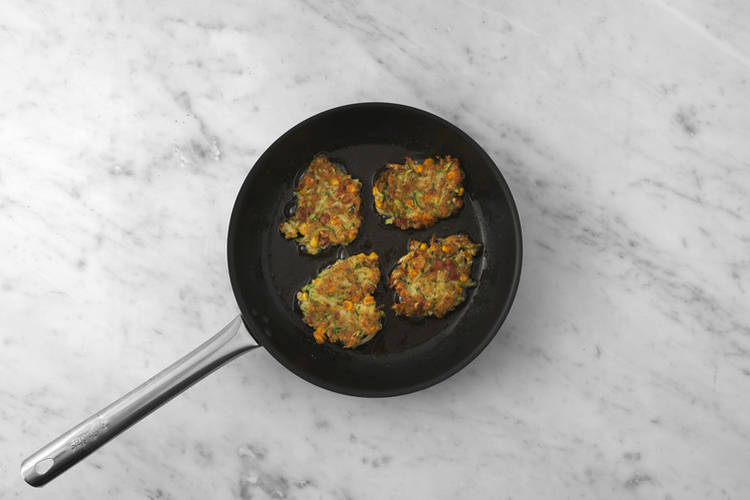 Cook the fritters 