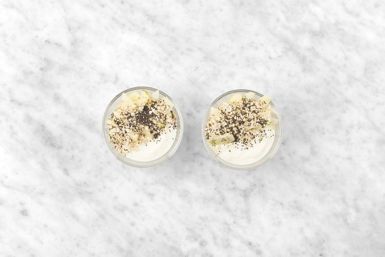 Griekse yoghurt met peer, havermout en chiazaad
