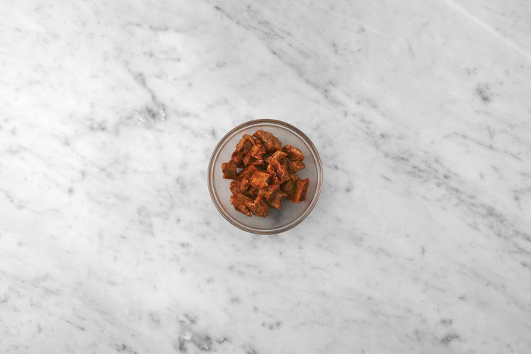 Vegane Filetstücke marinieren