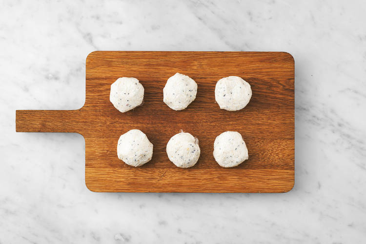 Make the sesame rice balls 