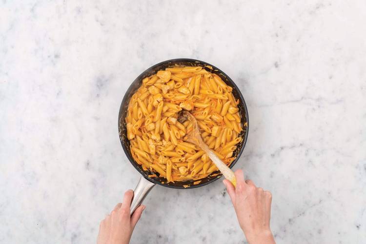 Make the creamy sauce 