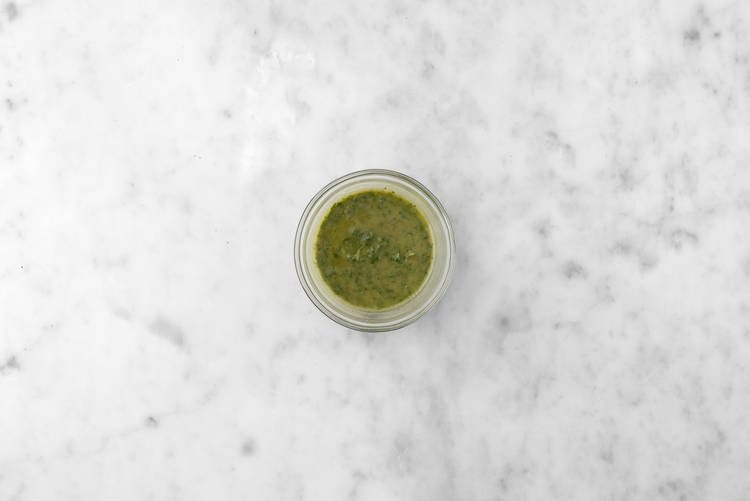 Prepara el aceite de perejil