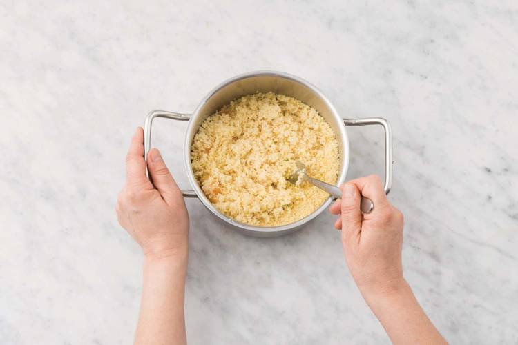 Cook the garlic rice