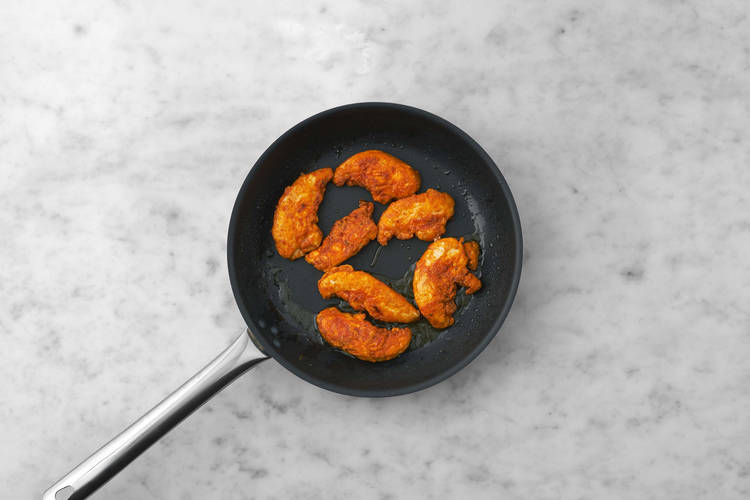 Veganes Hähnchen anbraten