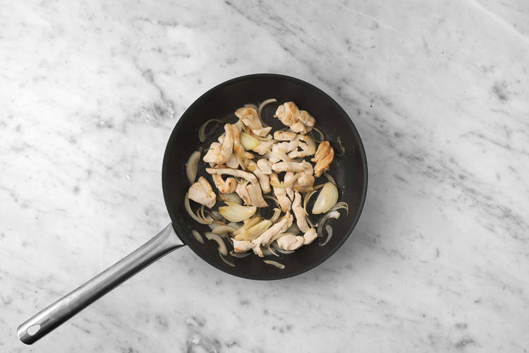 Gemüse & Fleisch anbraten