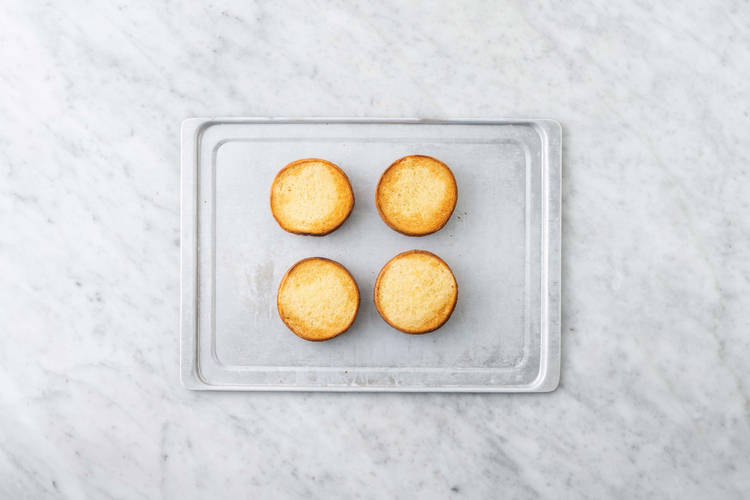 Griller les pains au beurre à l’ail