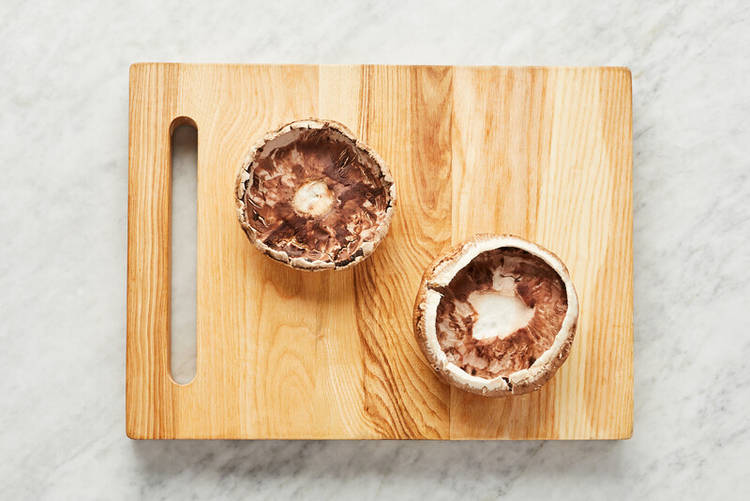 Rôtir les champignons et préparer