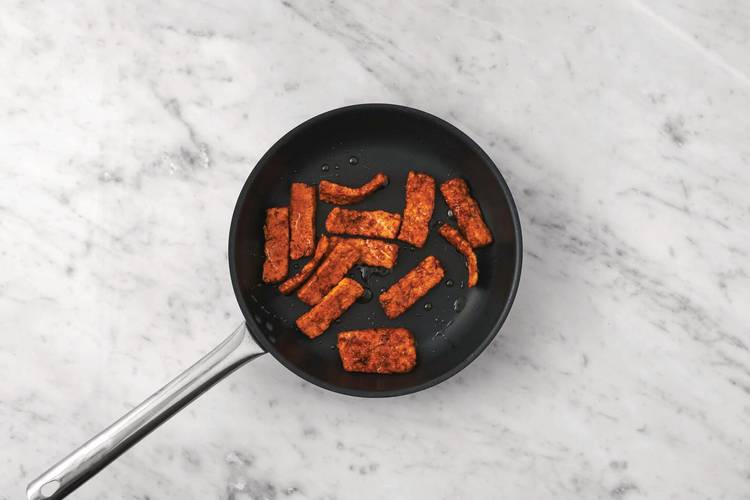 Cook the halloumi