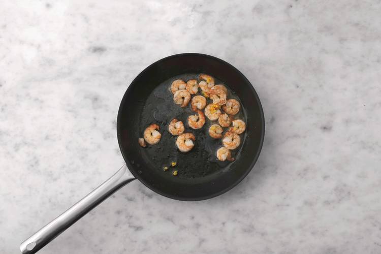 Cook the prawns