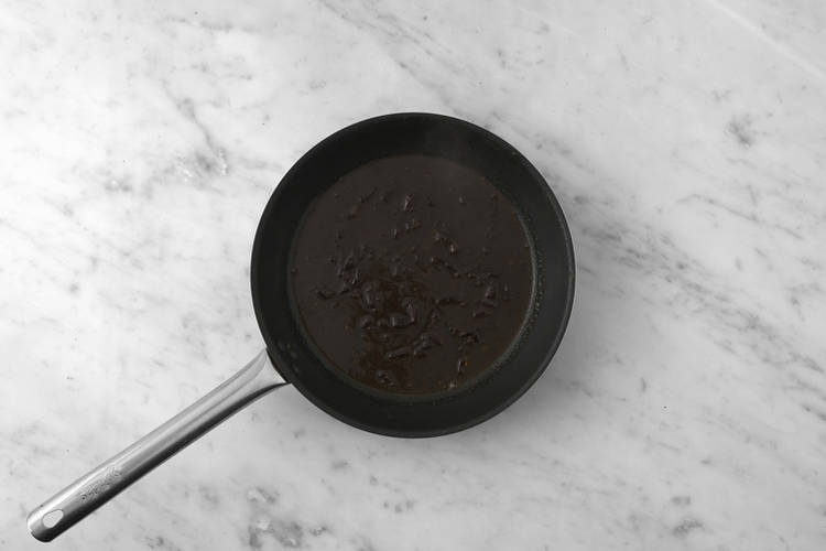 Cook the sauce 