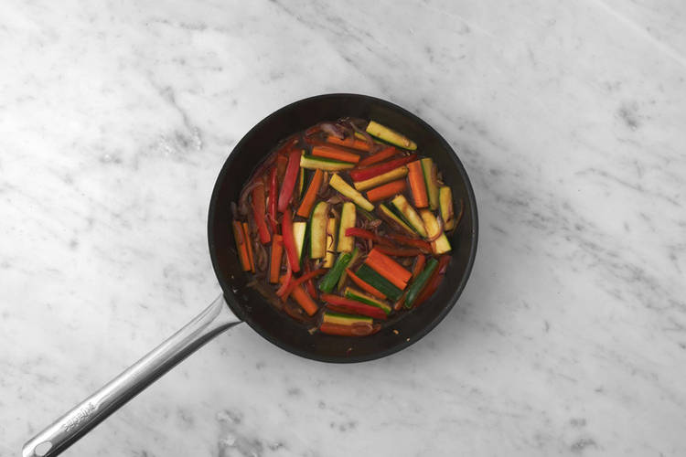 Teriyakigemüse braten