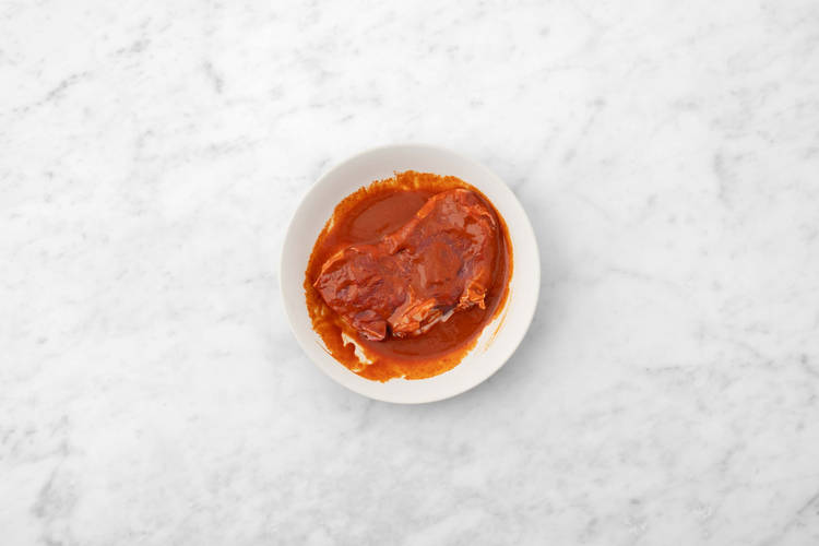 Préparer et mariner les steaks