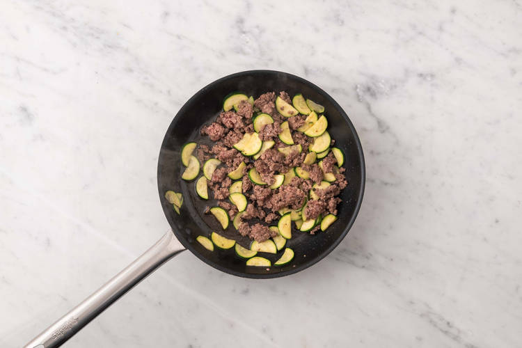 Cook turkey and zucchini