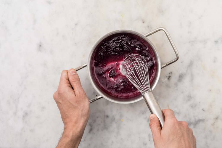 Préparer la garniture de confiture