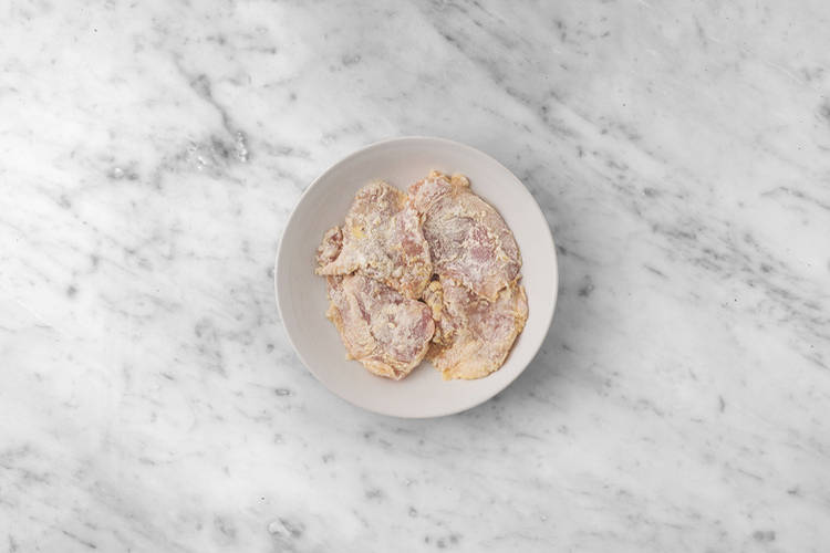 Impanare il pollo