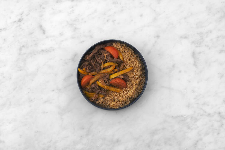 Prepara el arroz y emplata