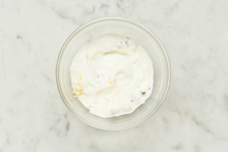 Make yogurt sauce and toast seeds