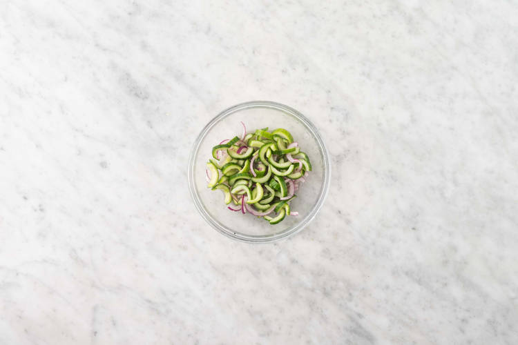 Komkommer voorbereiden