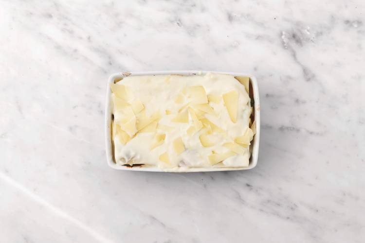 Assemble & bake the lasagne 
