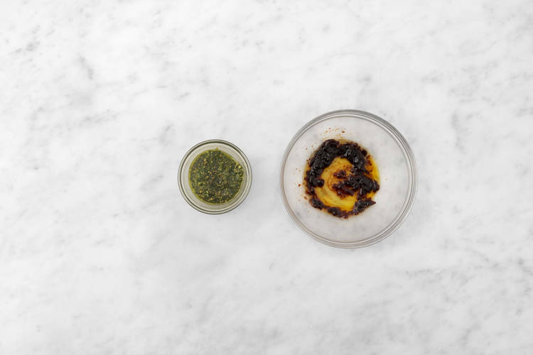 Préparer et mélanger la vinaigrette