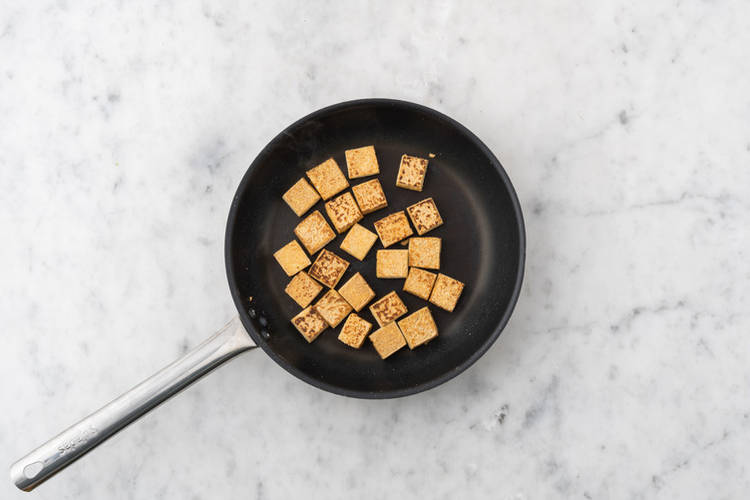 Cook the tofu & prawns