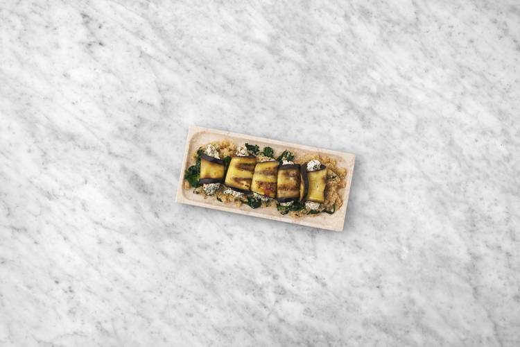 Prepara los rollitos y emplata