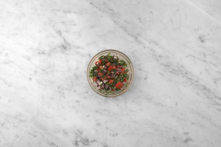 Gör salsa cruda