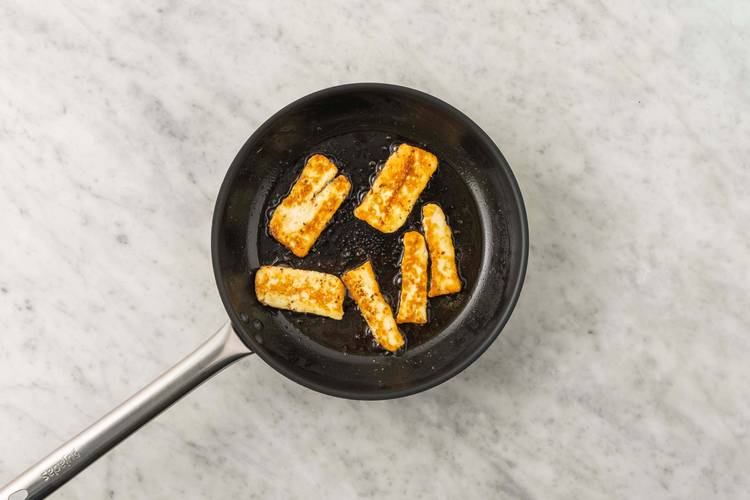 Cook the halloumi