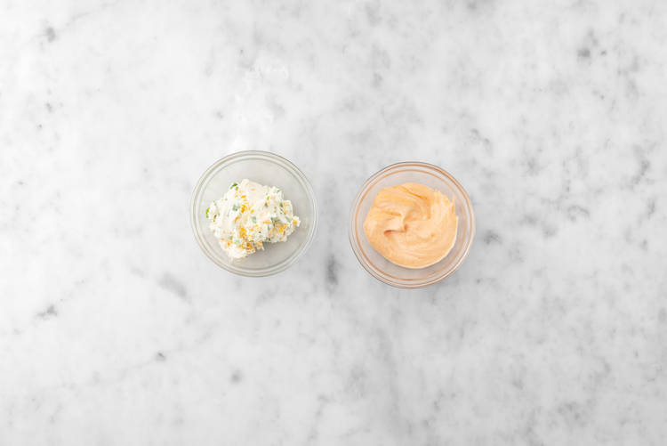 Make patty filling and spicy mayo